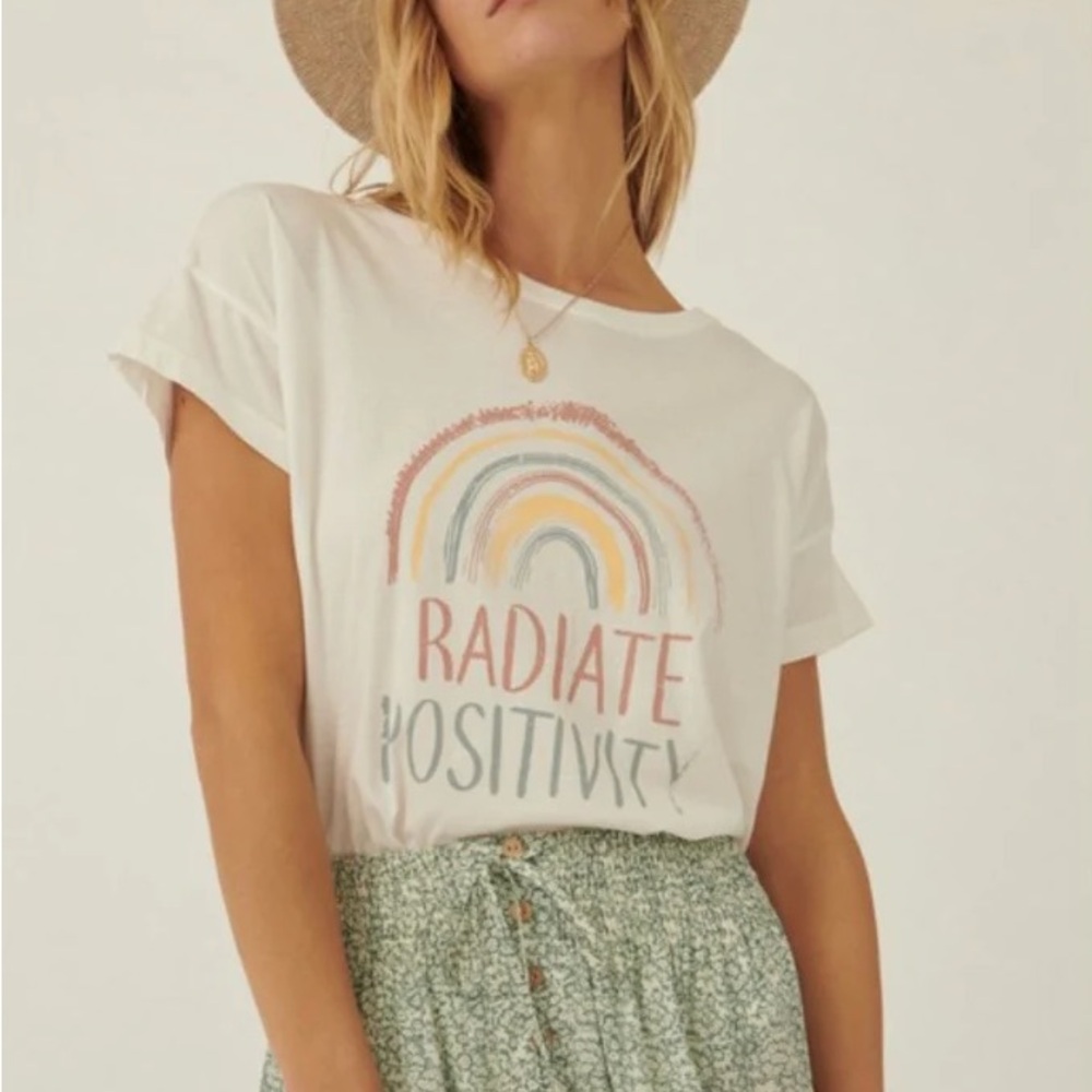 Darling Cream Graphic Short Sleeve Tee